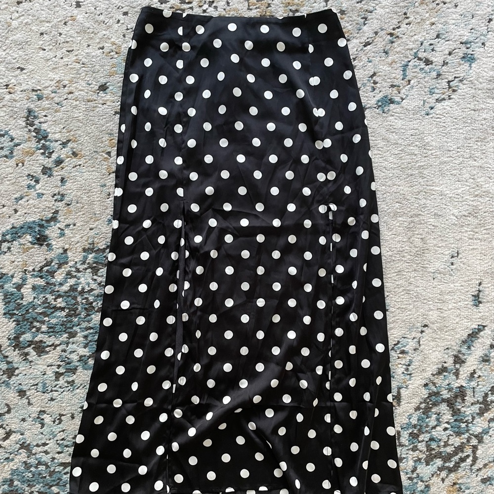 H&M Midi Polka Dot Skirt w/ Side Slits (size XS)